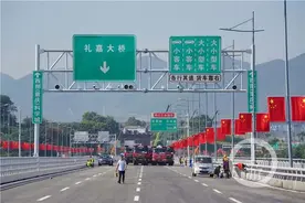 重庆三大桥一隧道今天同时贯通，买了这些板块房子的人，偷着乐了图片