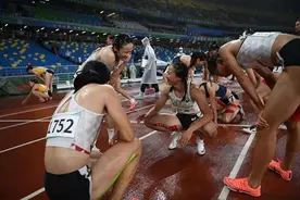 全运会-田径女子4x400米接力决赛赛况图片