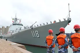 海军第39批护航编队出征，其中一艘舰艇首次执行护航任务图片