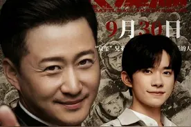吴京晒与易烊千玺同款手势海报 为《长津湖》拉票图片