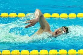 58金稳居金牌榜第一！！程龙获全运会游泳男子1500米自由泳冠军图片