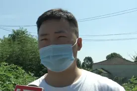 男子报名后没学成车，想退10500元学费，驾校：要扣钱……图片