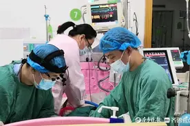 女孩“暴心”，烟台医护上万次胸外按压、176小时ECMO急救图片