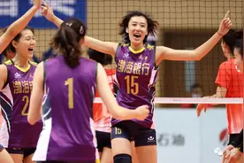 天津女排夺冠！第四次登顶全运图片