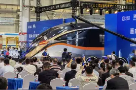 中国轨道交通工业140年峰会：时速200公里的城际公交化快轨来了图片