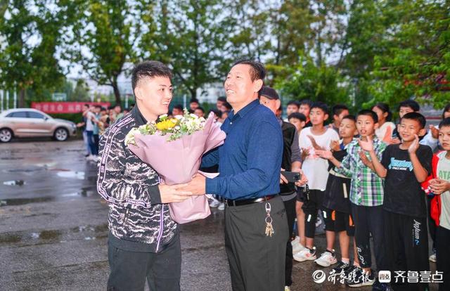 全运会冠军张博文回博兴母校：看望恩师，激励学弟学妹们