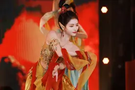 新一期《舞蹈生》中，THE9许佳琪与选手合作的一曲敦煌舞令人惊艳，舞出文化自信图片