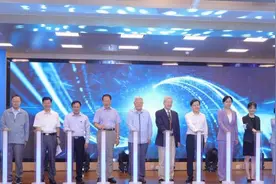 “院士天团”走进深圳“科学与中国”院士专家巡讲团第十届大湾区巡讲活动在深圳湾实验室启动图片