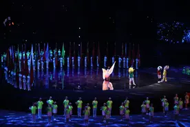 体坛联播｜汪顺机场被粉丝强行戴帽子，商竣程夺网球成年冠军图片