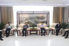 郑光照会见彩虹集团总经理阳元江图片