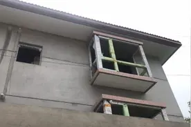 商洛一居民举报邻居违建，主管部门：两家都有违法修建行为图片