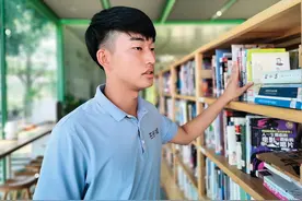瞭望 | 看过世界之后，那个爱看书的农村小孩决定回村做一件小事图片
