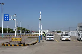 荆州报考，人又到上海上班，驾照考试地点可否中途变更？武汉交管：不超过3次图片