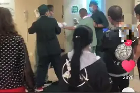 沈阳一医院工作人员与手术室医生起争执，家属：病人等着手术，有脾气下班发图片