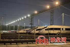 郑州铁路实施“一日一图”开行模式 助力旅客国庆假期出行图片