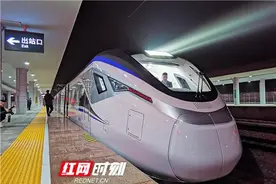长沙火车站“十一”期间增开多趟列车图片