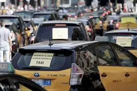 西班牙出租车司机罢工 抗议网约车抢生意图片