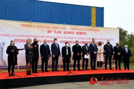 乌克兰首趟直达中国中欧班列发车图片