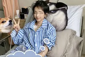 “佛媛”之后，再现“病媛”！病床上浓妆带货图片