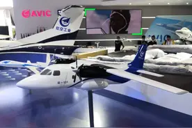 12家族中的海上救助员运12F海上救助型飞机图片