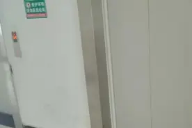 商南一33层小区配备两部电梯，业主：上班等电梯得几十分钟图片