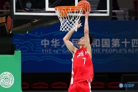 媒体人：汤杰近两日在广东宏远试训 暂时只是邀请到队试训阶段图片