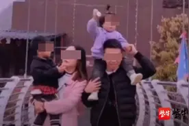 男子重度烧伤躺病床上乐观唱歌，妻子：再难过的坎，咬咬牙，熬过去就好了图片