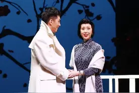 原创谍战大戏《伪装者》完成首演图片