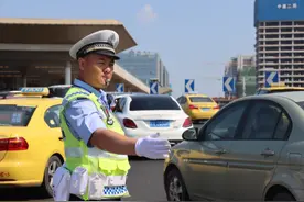 南京警方发布国庆假期交通出行提示，这些拥堵时段、路段请避开图片