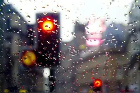 雨刮器“越刮越糊”？原因在这里图片