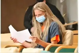 美国一女子为烧开熊尿解渴，被控引发山火烧毁几千英亩土地图片