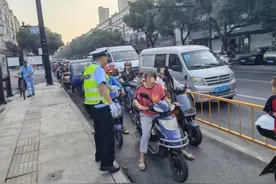 临平交警开展“清晨行动”，10天查处交通违法1028起图片