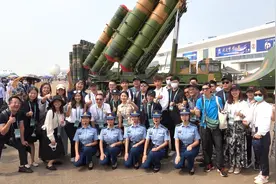 港澳青年代表齐聚珠海航展，近距离观摩“国之重器”视频封面