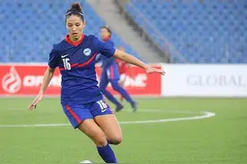 新加坡华裔女足国脚陈慧颖成环球小姐亚军，足球偶像是梅西图片