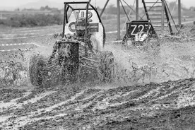 小型越野车风采图片