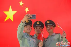 祖国万岁！武警官兵深情表白祖国图片