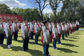 烈士纪念日这天，各界人士来到龙华烈士陵园寄哀思图片