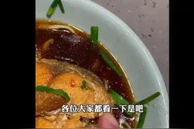 恶心！男子在高速服务区美食城鲍鱼面里吃出一窝蛆，江苏镇江监管部门展开调查图片