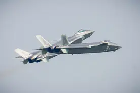 蓝天礼赞 中国航空70年展翅雄飞图片