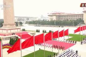 人民英雄纪念碑上的碑文，周总理写了40多遍……图片