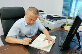 肖君健：当好教师专业成长的引路人图片