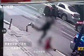 太恶劣！出租车司机猛踹10岁男童，已被拘留图片