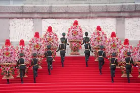 今天鲜花献给英烈｜第八个烈士纪念日，全国群众向先烈致敬图片