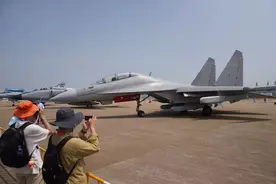 航展里的秘密：中国空军展现“战略转型”图片