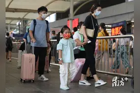 图集 | 国庆长假即将开启，广州火车站迎来客流高峰图片