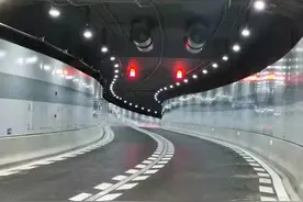 黄浦江新建隧道限速40遭“吐槽”，警方亲测：3分钟可通过图片