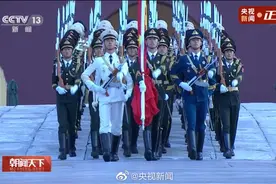 天安门广场国庆升旗仪式护旗方队由66人增加到96人图片