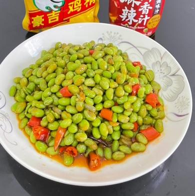 如何做毛豆炒辣椒（有爱暖心冬日必备养生菜豪吉川香美味素炒毛豆）