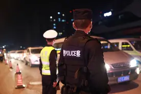 国庆“不打烊”，新区公安户籍窗口继续开展便民服务！图片