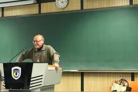 Taikonaut、Chinese Dama……这些“中式英语”蕴含着什么？图片